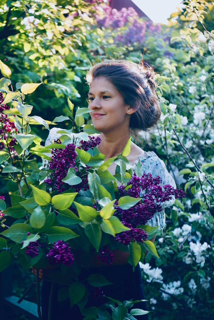 Victoria Dam omgitt av syrentrær