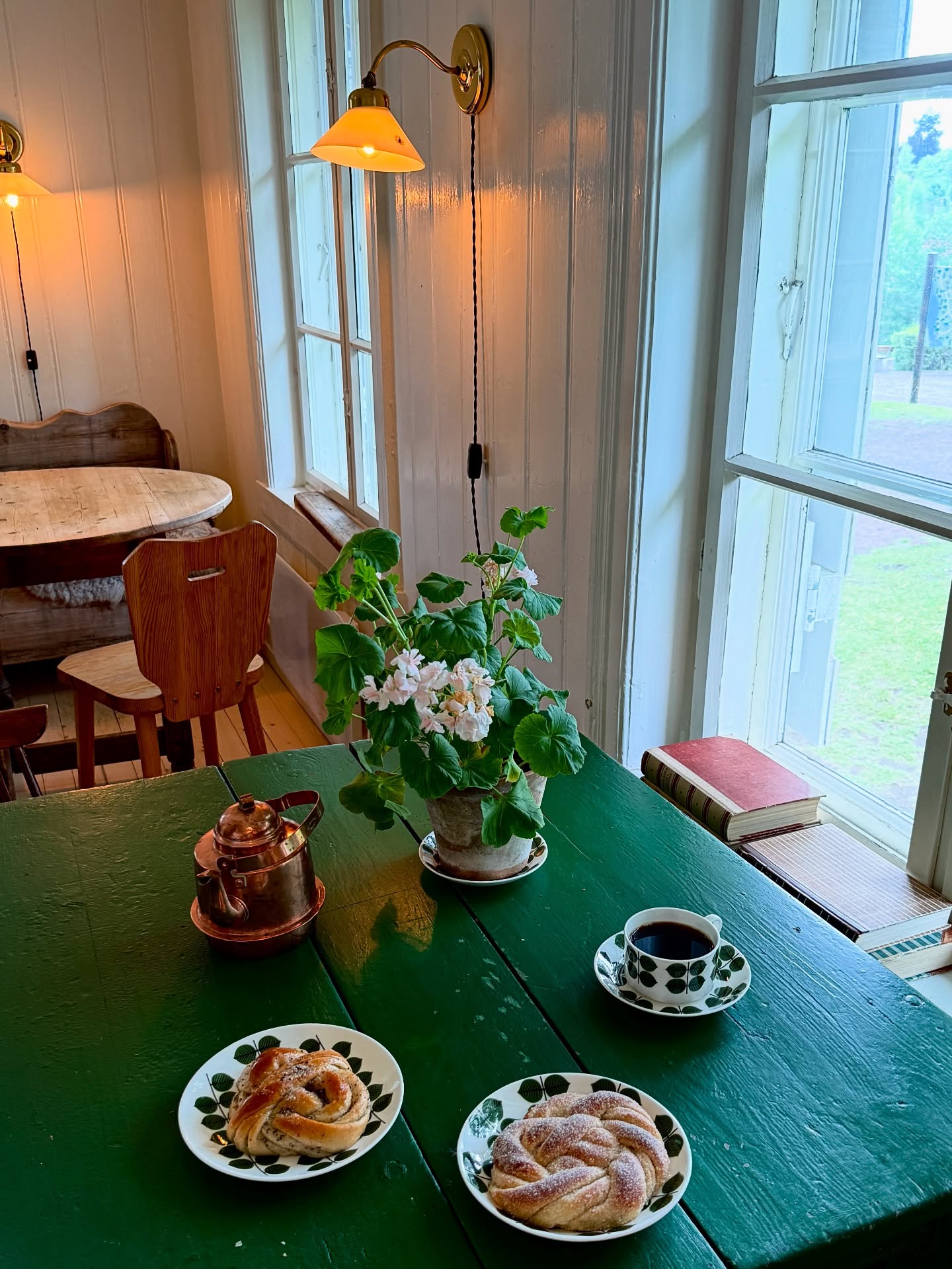 Bord inne på Fåbro gård